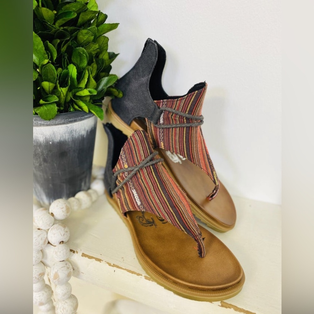 VERY G PICTURE PERFECT SANDALS